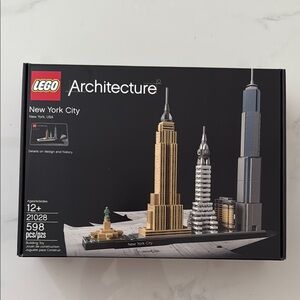 New unopened! LEGO Architecture New York City Skyline Set - Black, Tan, Gray